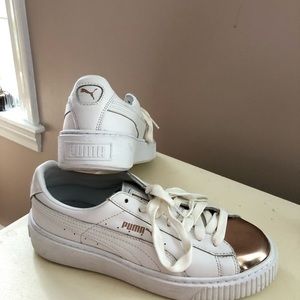 PUMA women’s basket platform metallic sneaker